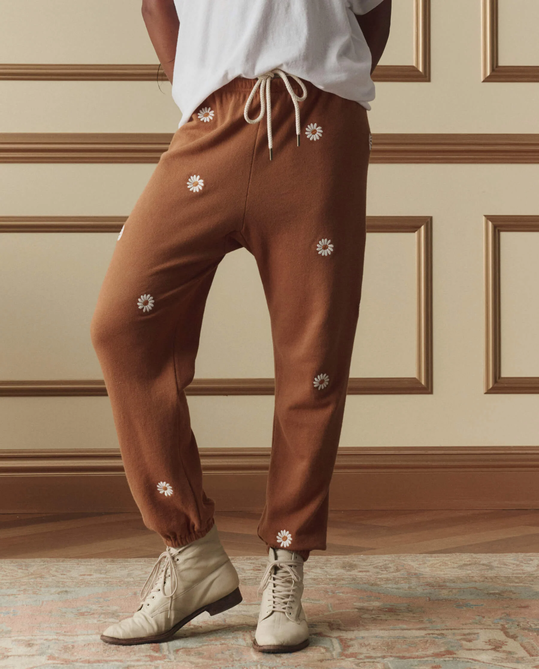 The Stadium Sweatpant W/ Floating Daisy Embroidery. -- Suntan