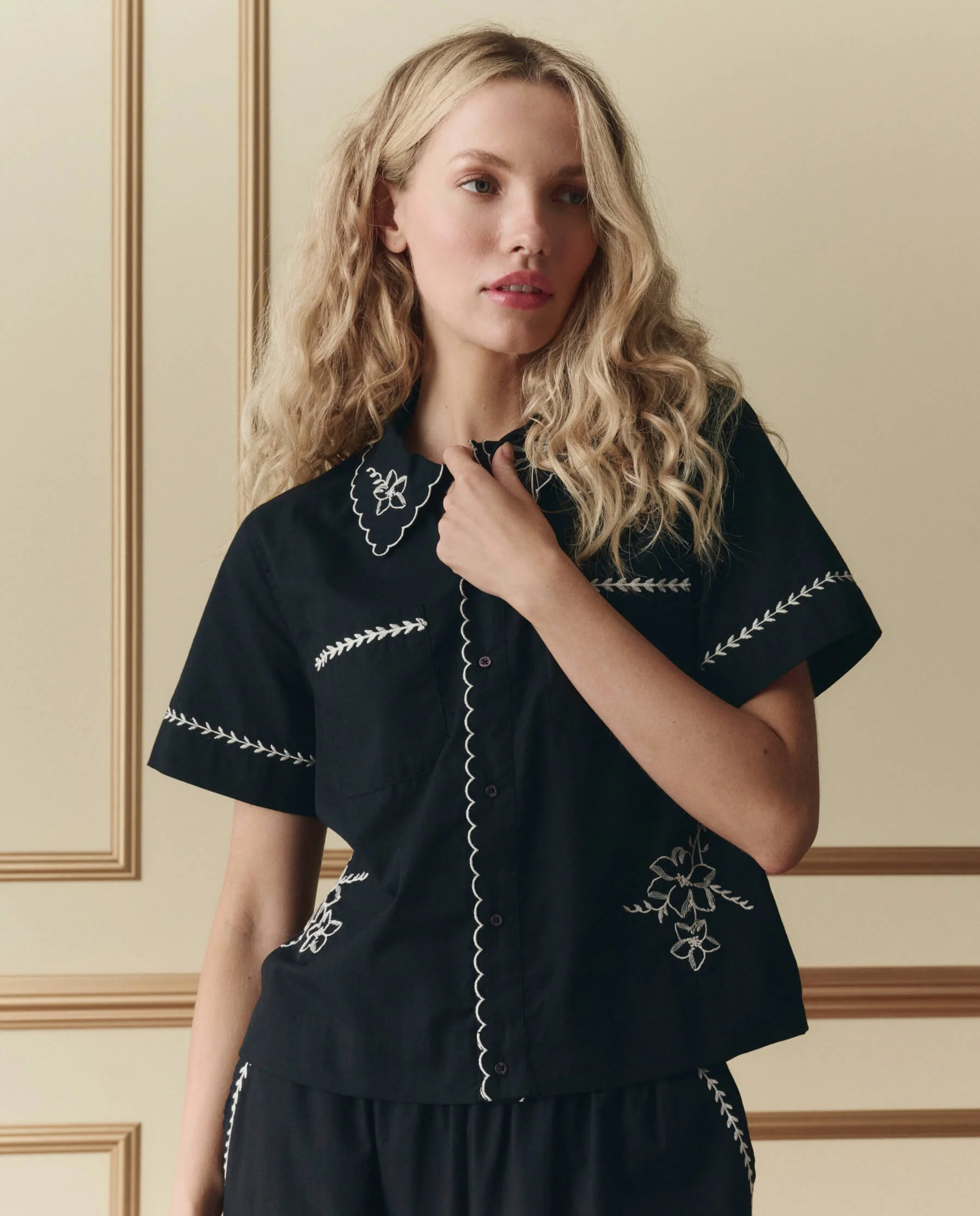 1091-the-bowling-shirt-w-hanky-embroidery.-black-1.webp The Bowling Shirt W/ Hanky Embroidery. -- Black