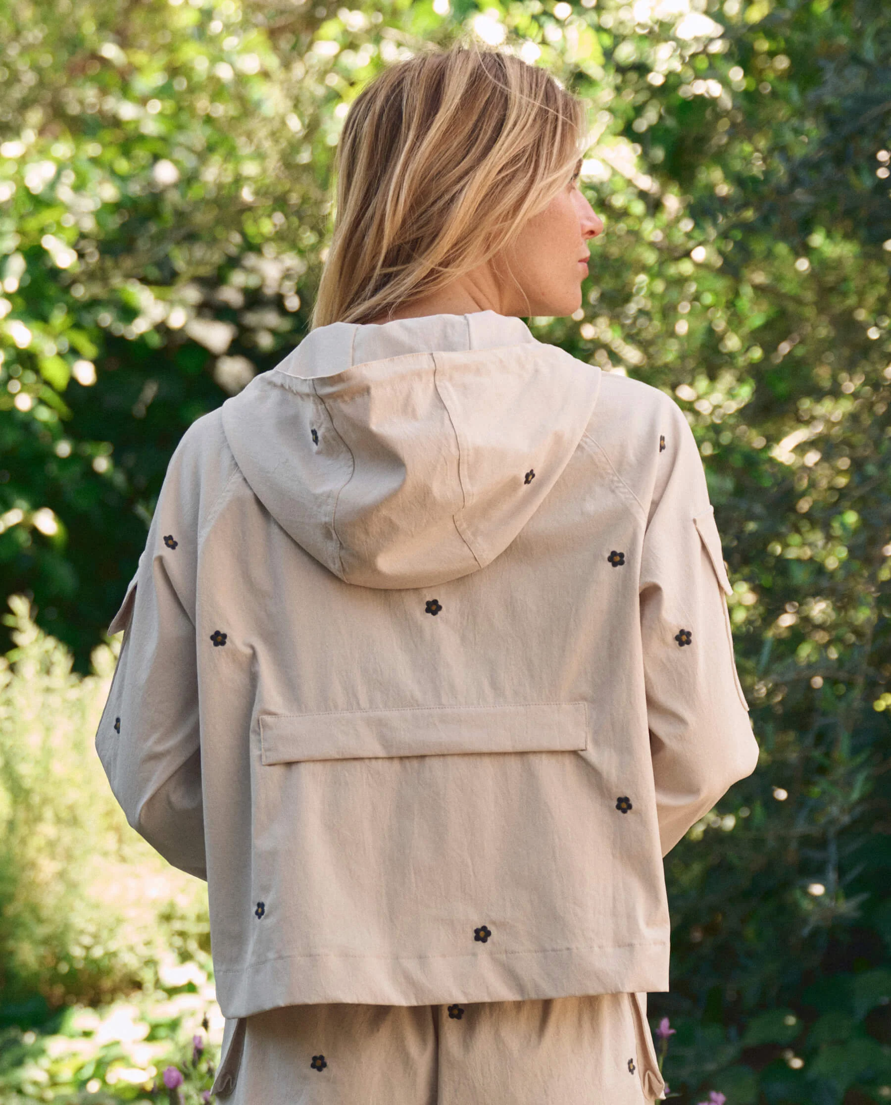 1144-the-embroidered-cropped-trailhead-pullover.-cream-with-black-daisies-5.webp The Embroidered Cropped Trailhead Pullover. -- Cream With Black Daisies