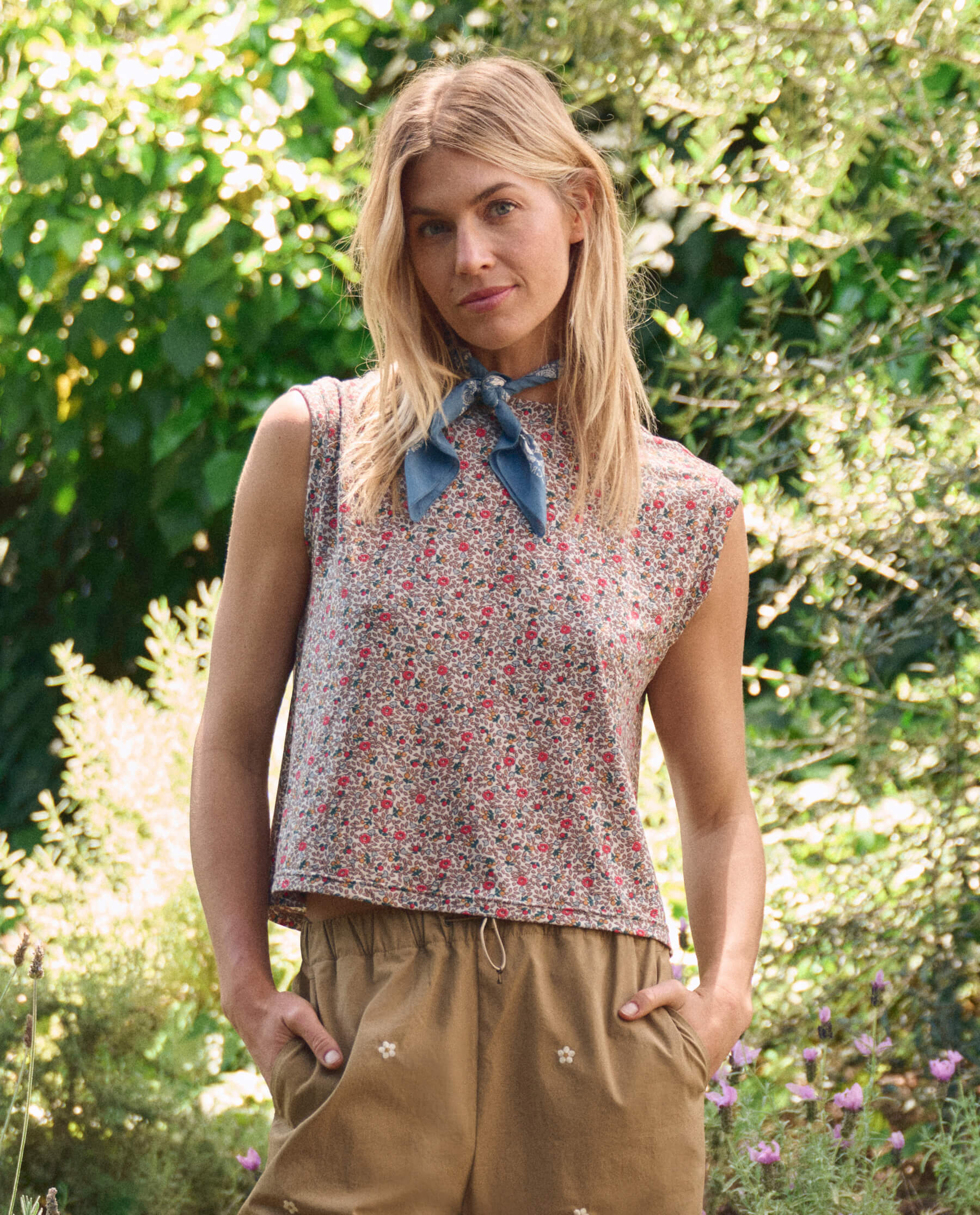 1180-the-boxy-trail-tank.-sprouting-floral-1.jpg The Boxy Trail Tank. -- Sprouting Floral