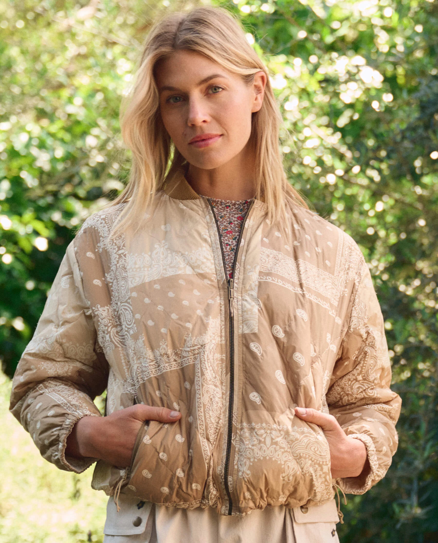 1205-the-reversible-ultra-light-puffer.-khaki-bandana-with-cream-1.webp The Reversible Ultra Light Puffer. -- Khaki Bandana With Cream