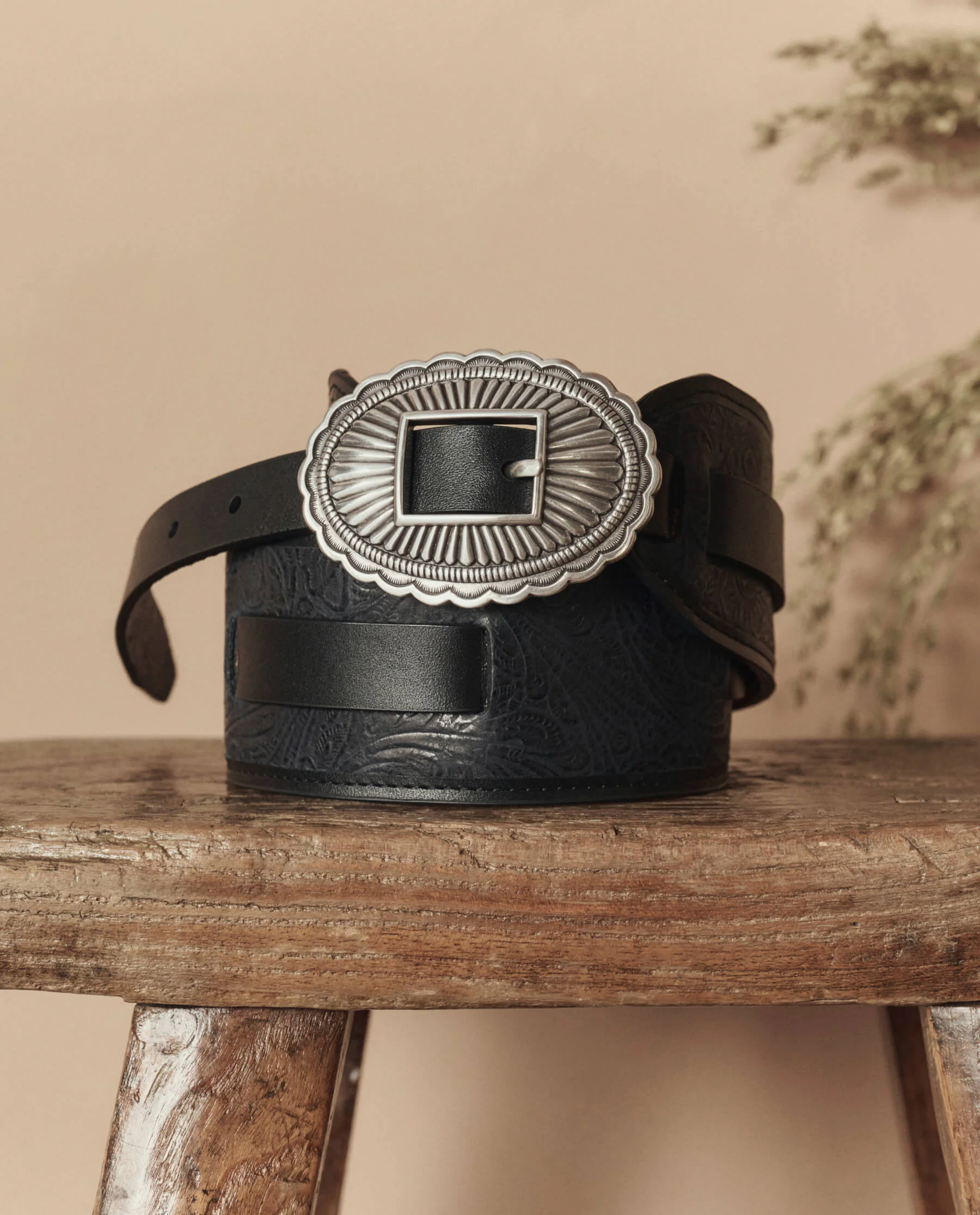 1276-the-tooled-waist-belt.-black-with-silver-1.webp The Tooled Waist Belt. -- Black With Silver