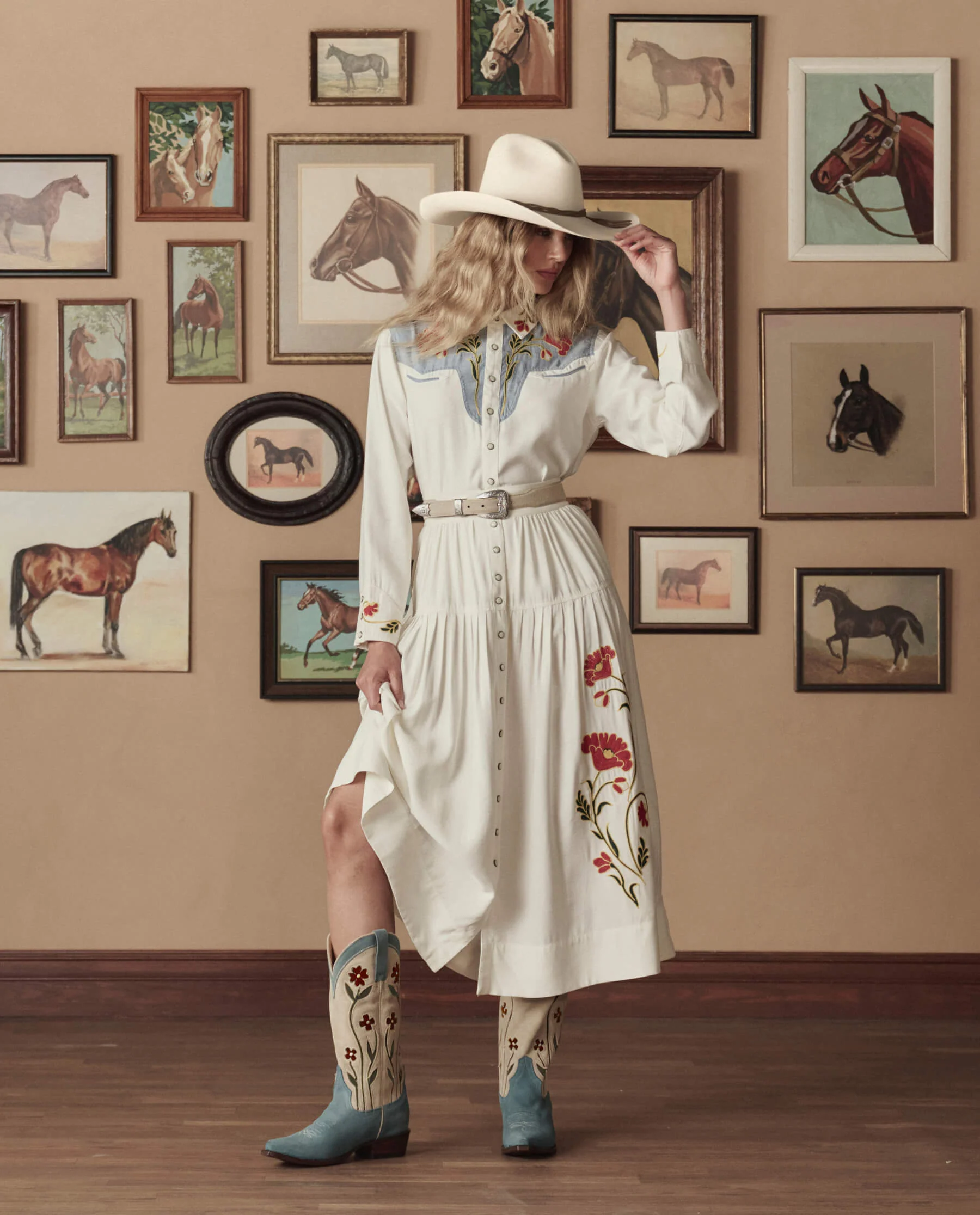 1295-the-western-narrow-belt.-cream-with-silver-4.webp The Western Narrow Belt. -- Cream With Silver