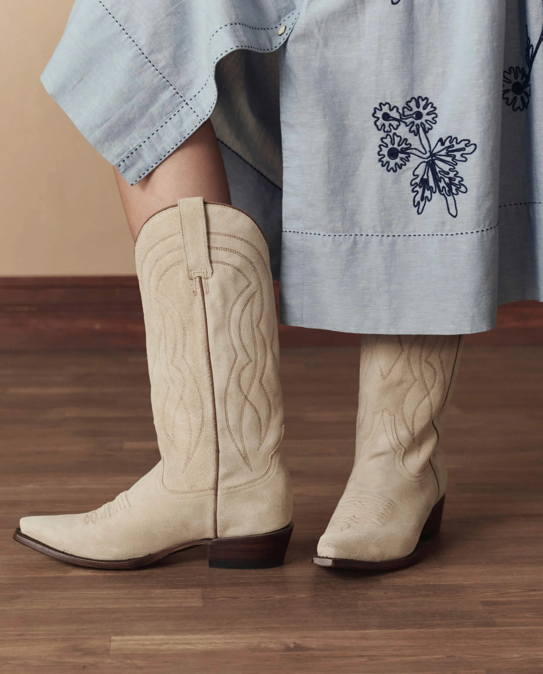 1341-the-cowboy-boot-suede-.-pearl-2.webp The Cowboy Boot (Suede). -- Pearl