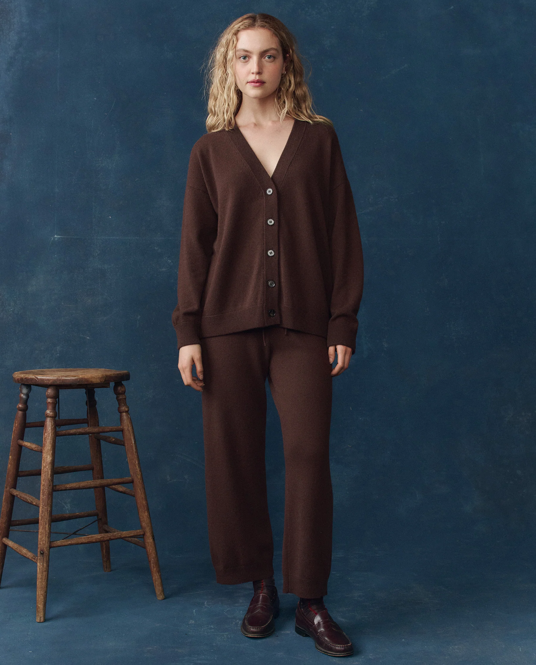 1837-the-cashmere-slouch-cardigan.-chocolate-4.webp The Cashmere Slouch Cardigan. -- Chocolate