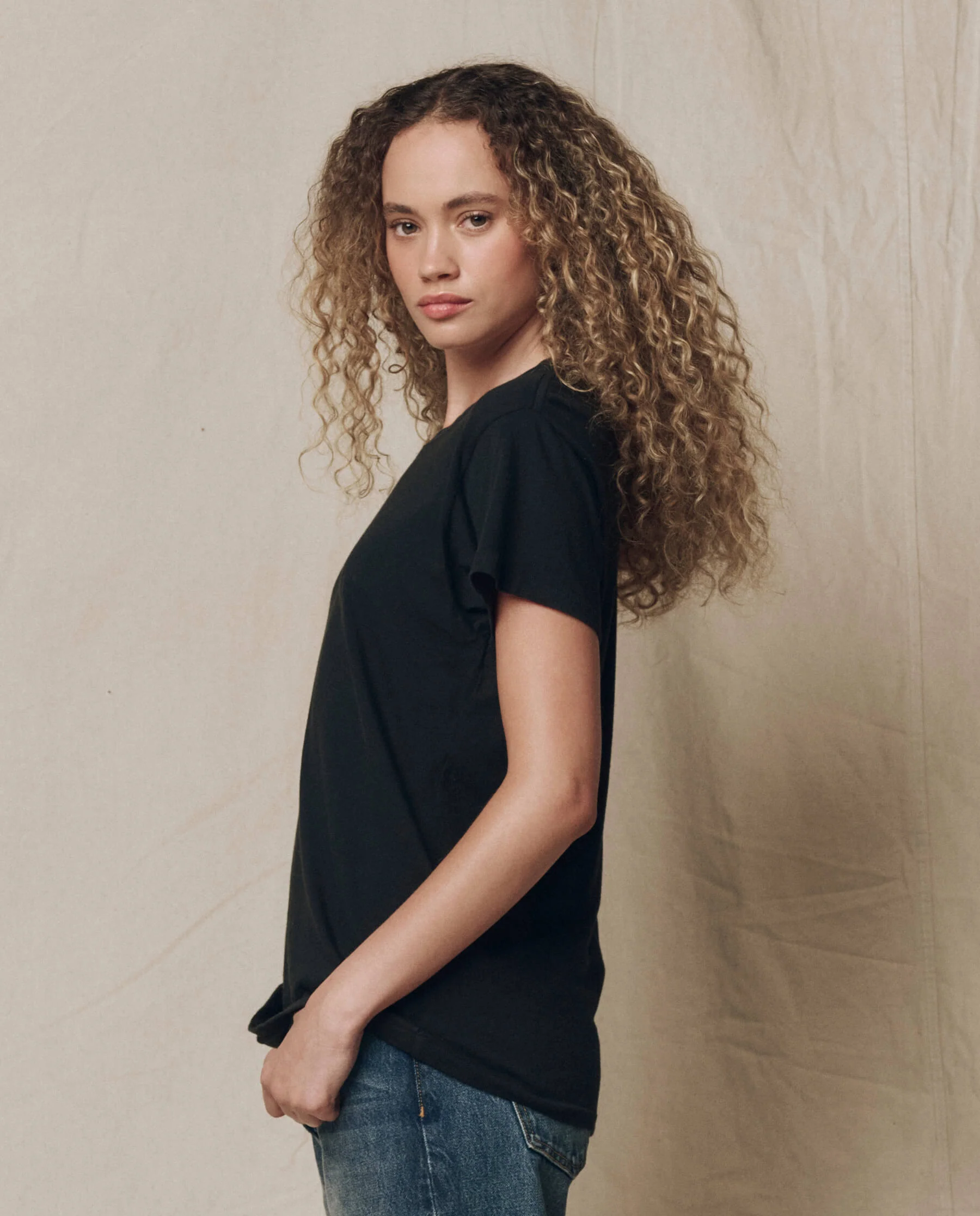 2783-the-slim-tee.-solid-almost-black-4.webp The Slim Tee. Solid -- Almost Black