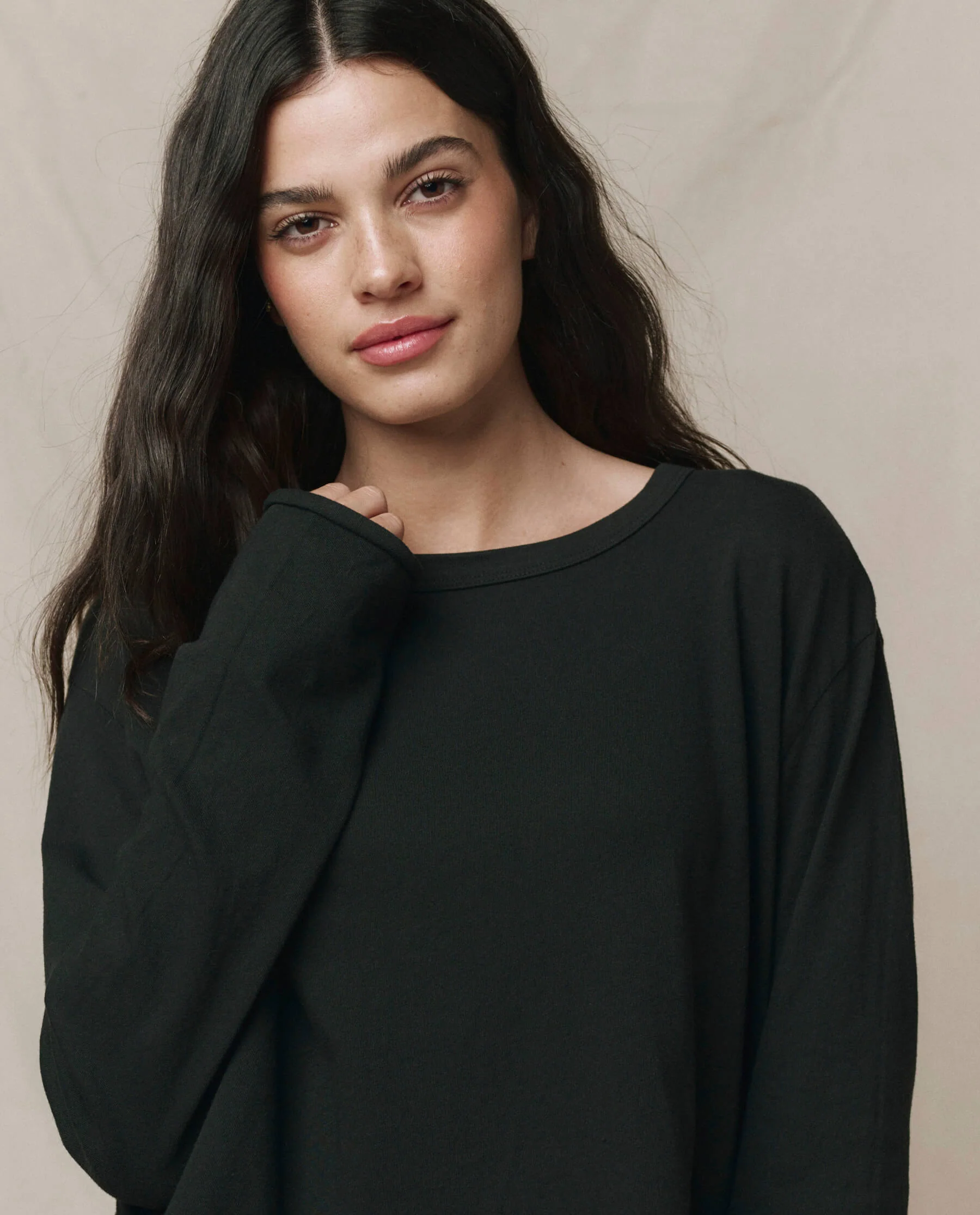 2788-the-long-sleeve-crop-tee.-almost-black-1.webp The Long Sleeve Crop Tee. -- Almost Black