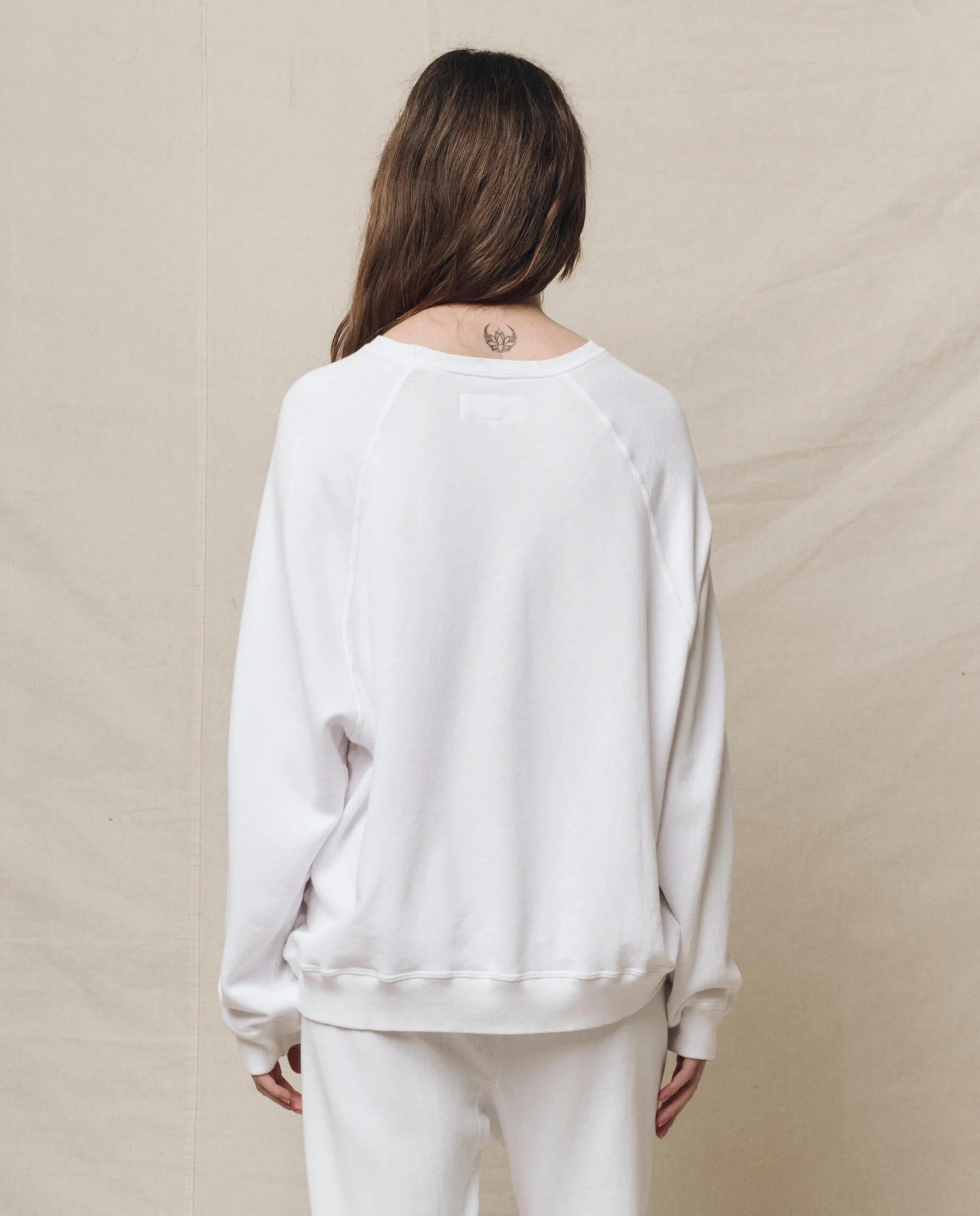 2877-the-slouch-sweatshirt.-solid-true-white-2.webp The Slouch Sweatshirt. Solid -- True White