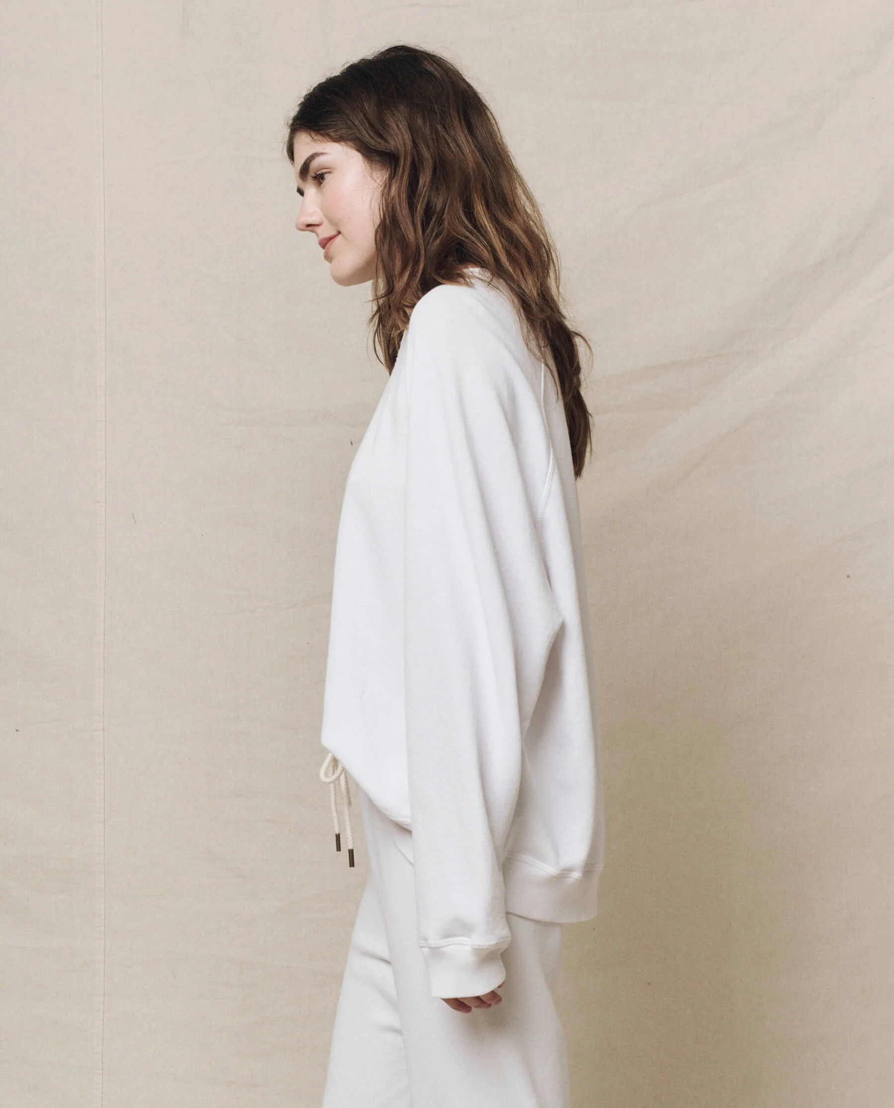 2877-the-slouch-sweatshirt.-solid-true-white-3.webp The Slouch Sweatshirt. Solid -- True White
