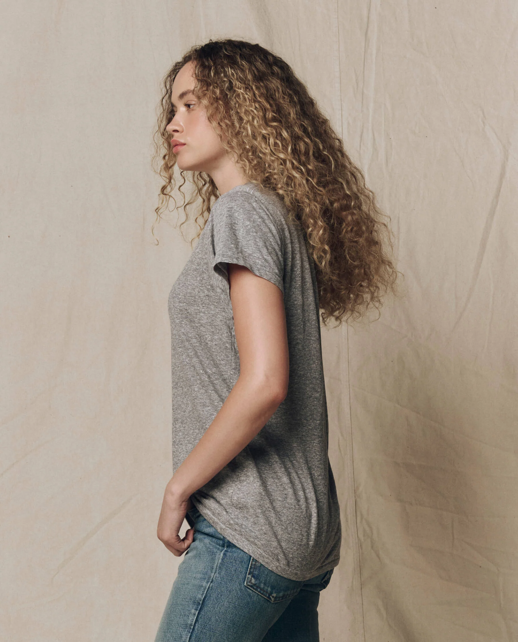 2938-the-slim-tee.-solid-heather-grey-4.webp The Slim Tee. Solid -- Heather Grey