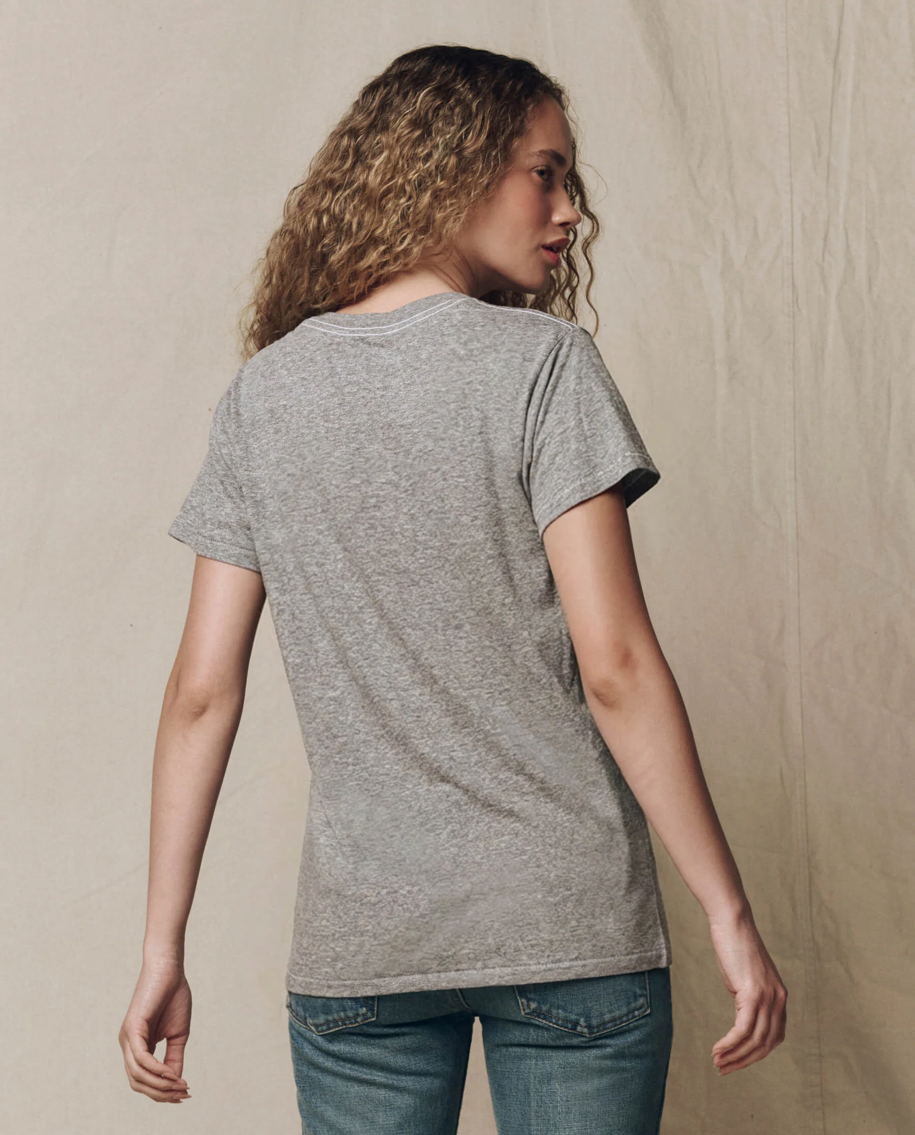 2938-the-slim-tee.-solid-heather-grey-5.webp The Slim Tee. Solid -- Heather Grey