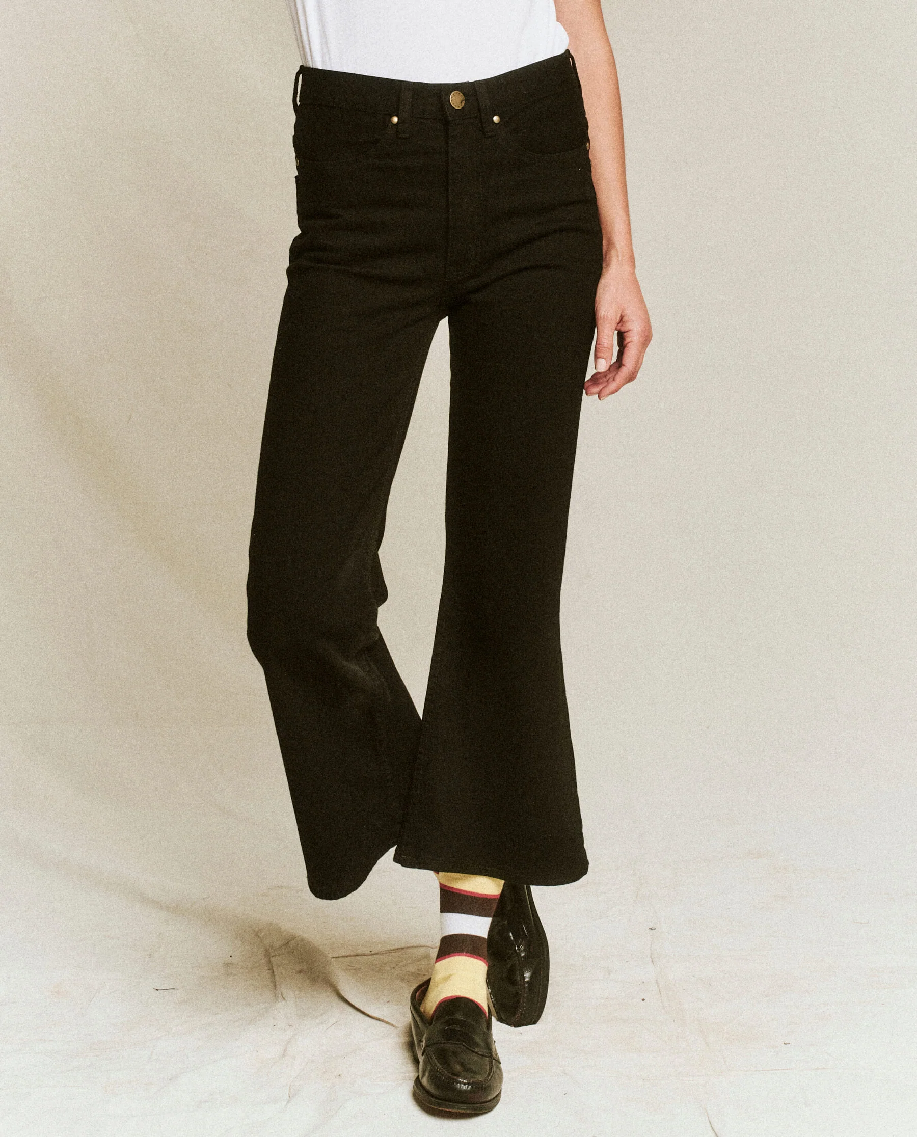 3121-the-kick-bell-jean.-carbon-1.webp The Kick Bell Jean. -- Carbon