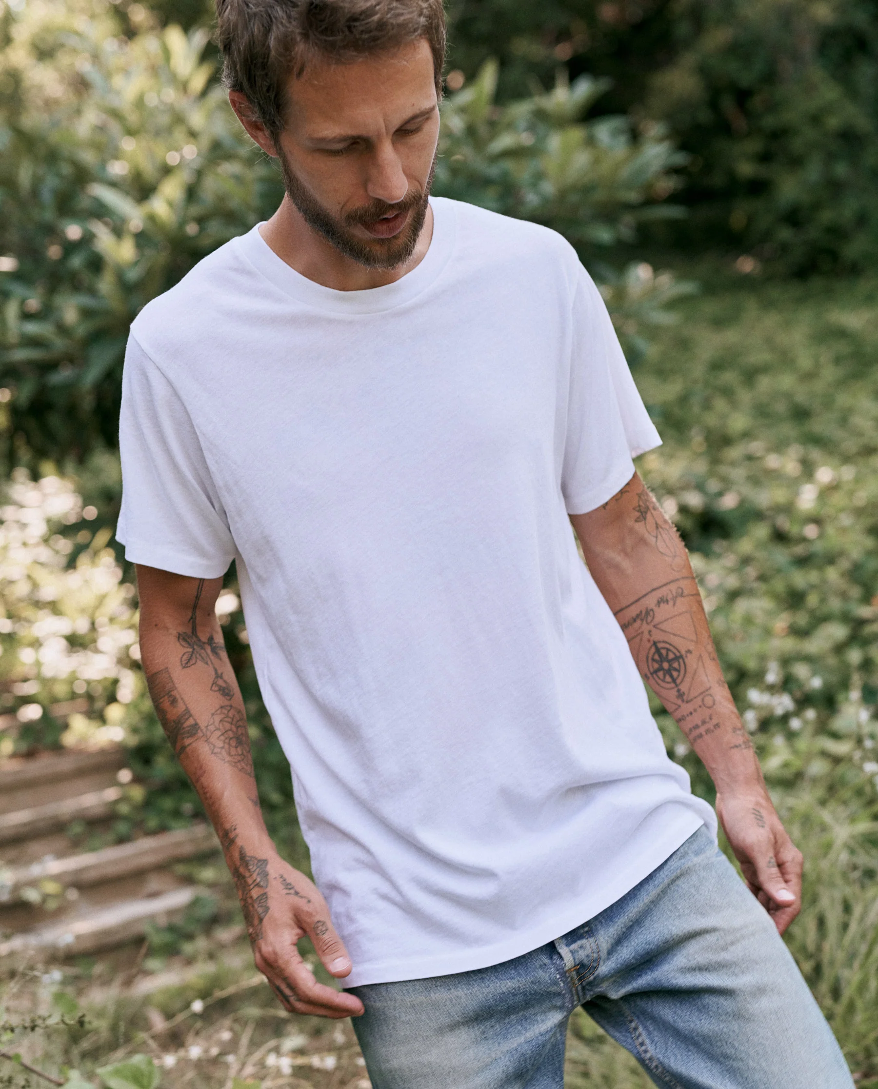 3436-the-men-s-slim-tee.-true-white-1.webp The Men's Slim Tee. -- TRUE WHITE