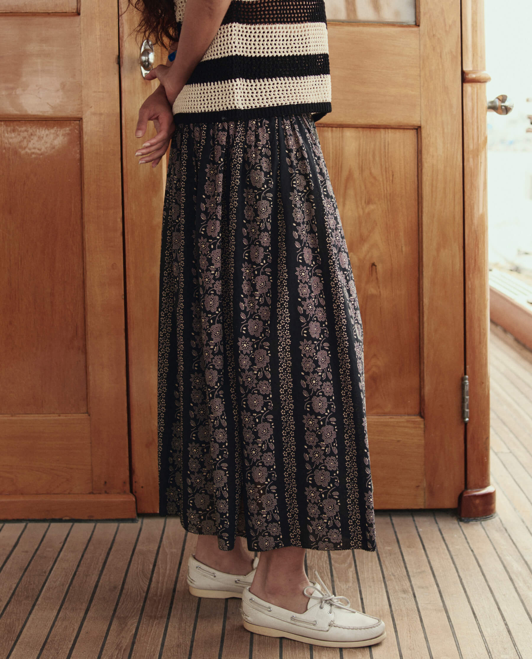 The Canary Skirt. -- Black And Cream Token Floral