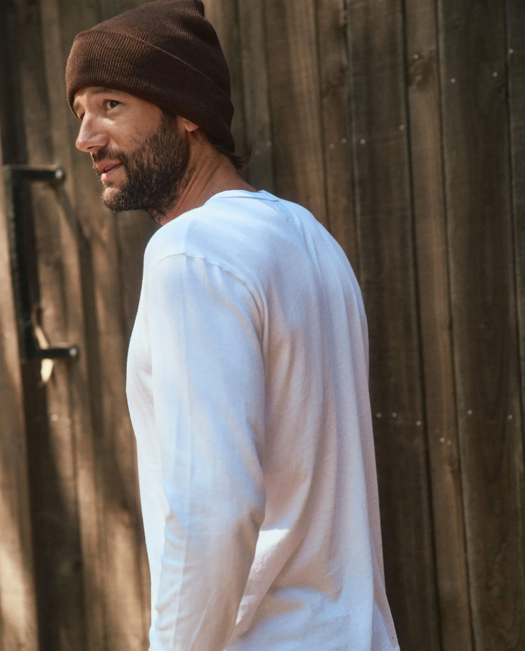 714-the-men-s-slim-henley.-true-white-3.webp The Men's Slim Henley. -- True White